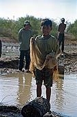 Tonle Sap - Kampong Phluk village - every day life